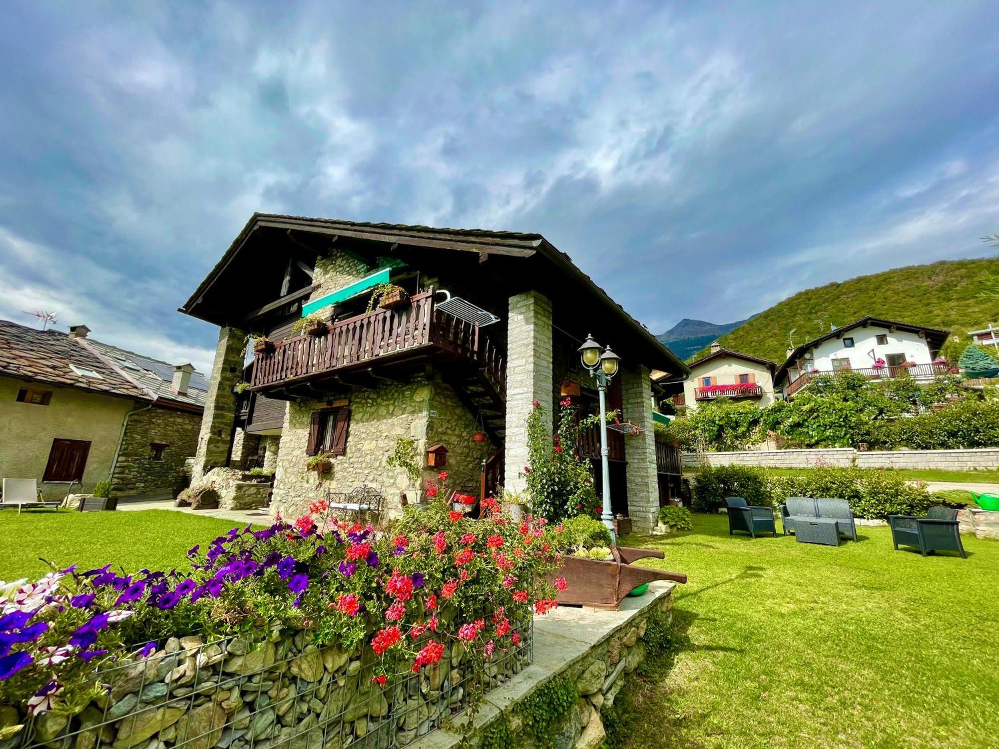 Maison La Chapelle Aosta Bagian luar foto